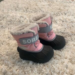 Bubblegum pink Sorel toddler snow boots, girls size 7